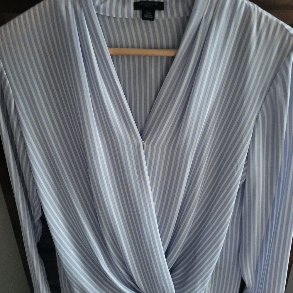 ANN TAYLOR BLOUSE.